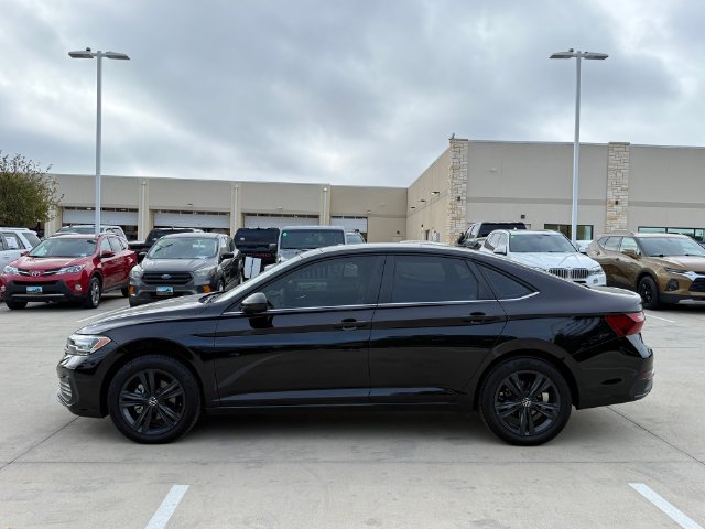 Used 2024 Volkswagen Jetta SE w/ Panoramic Sunroof Package FWD image 8