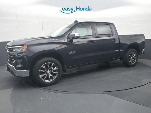 Used 2022 Chevrolet Silverado 1500 LT w/ Convenience Package II RWD image 4