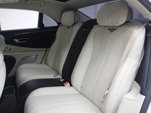 Certified 2024 Bentley Flying Spur Plug-In Hybrid image 24
