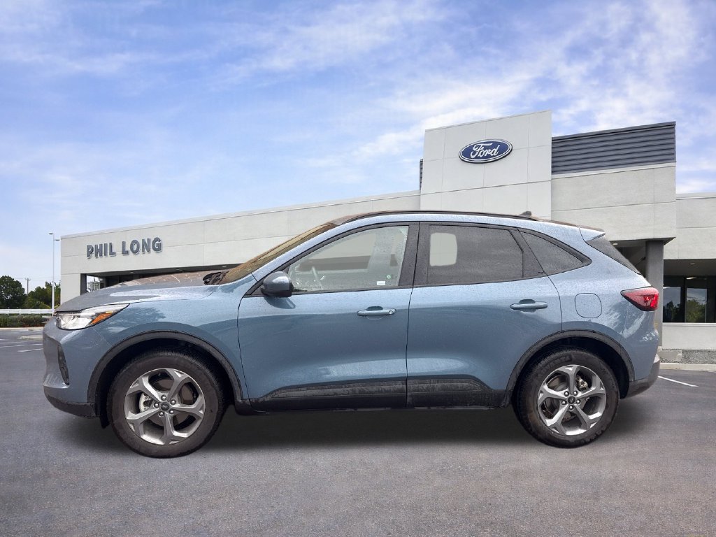 Certified 2025 Ford Escape ST-Line Select AWD/4WD image 5