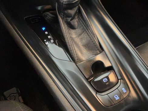 Used 2018 Toyota C-HR XLE FWD image 17