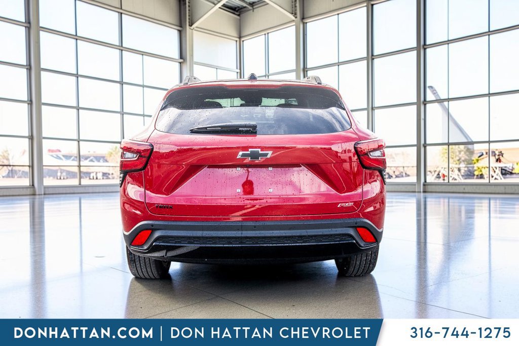 New 2026 Chevrolet Trax RS w/ Sunroof Package FWD image 32