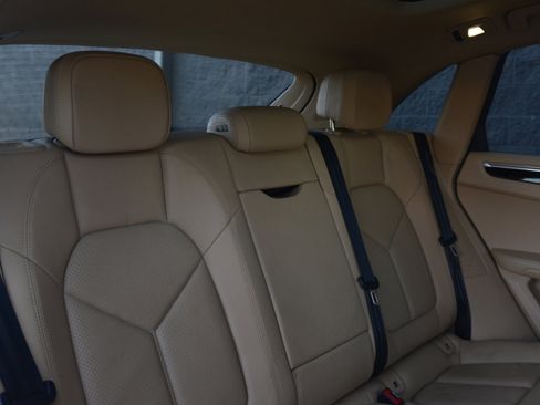 Used 2017 Porsche Macan image 34