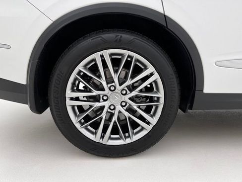 Used 2023 Acura MDX SH-AWD w/ Advance Package image 32