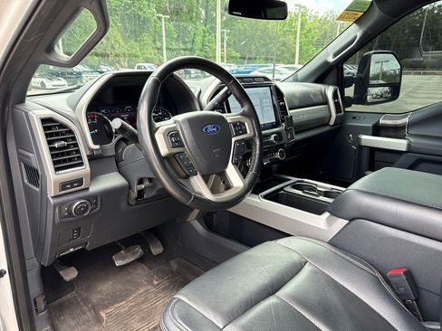 Used 2022 Ford F250 Lariat w/ Black Appearance Package AWD/4WD image 5