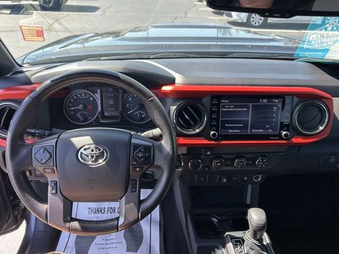 Used 2020 Toyota Tacoma TRD Sport image 5