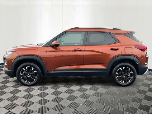 Used 2021 Chevrolet TrailBlazer LT w/ Convenience Package image 2