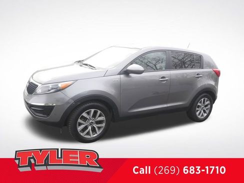 Used 2016 Kia Sportage LX AWD/4WD image 3