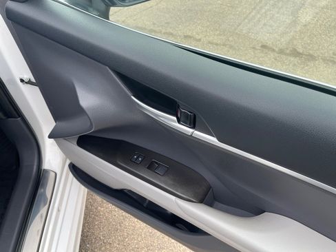 Used 2023 Toyota Camry SE w/ Cold Weather Package image 21