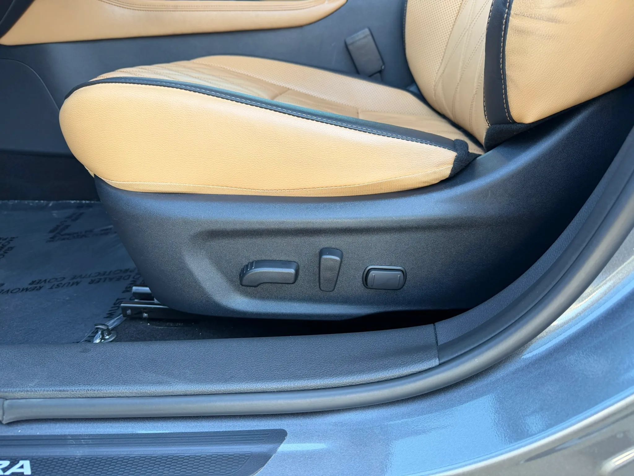 Used 2025 Nissan Sentra SV w/ SV Premium Package FWD image 10