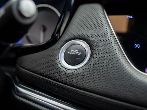 Certified 2022 Cadillac XT5 Premium Luxury image 22