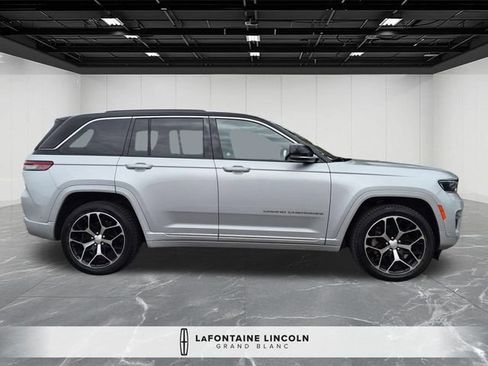 Used 2022 Jeep Grand Cherokee Summit AWD/4WD image 6