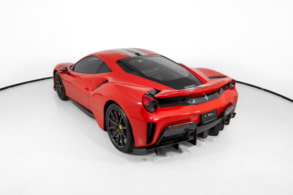 Used 2020 Ferrari 488 Pista Coupe RWD image 5