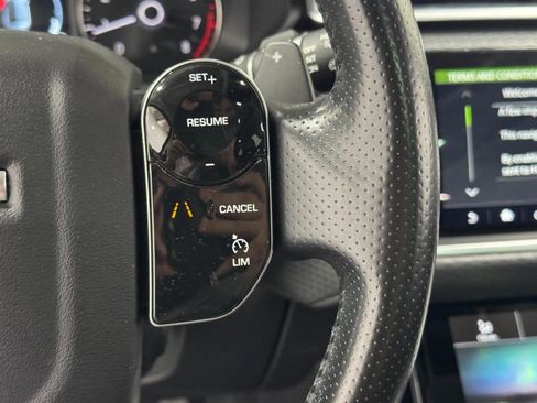 Used 2020 Land Rover Range Rover Velar S image 30