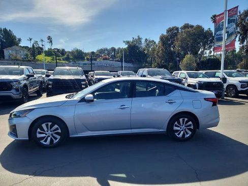 Used 2023 Nissan Altima 2.5 S image 5