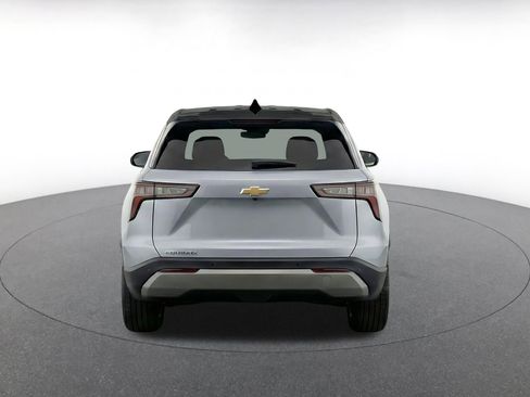 Used 2025 Chevrolet Equinox LT FWD image 8