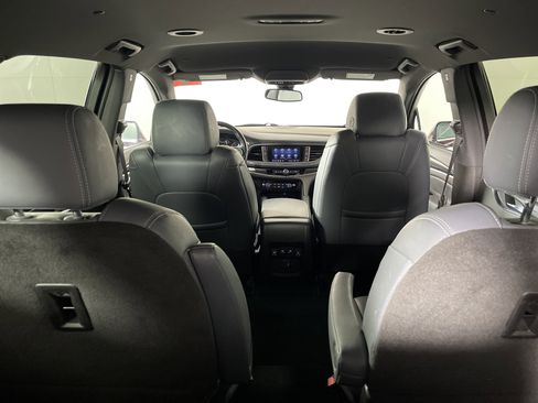 Used 2023 Buick Enclave Essence image 15