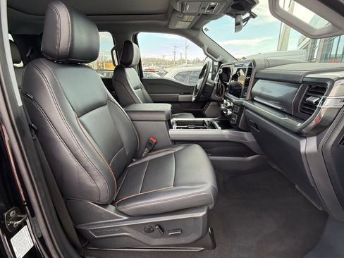 Used 2025 Ford F250 Lariat w/ Chrome Package image 17