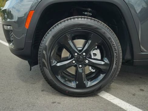 New 2025 Jeep Grand Cherokee L Limited w/ Luxury Tech Group II image 10