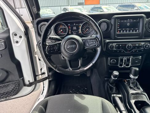Used 2021 Jeep Wrangler Unlimited Sport AWD/4WD image 13
