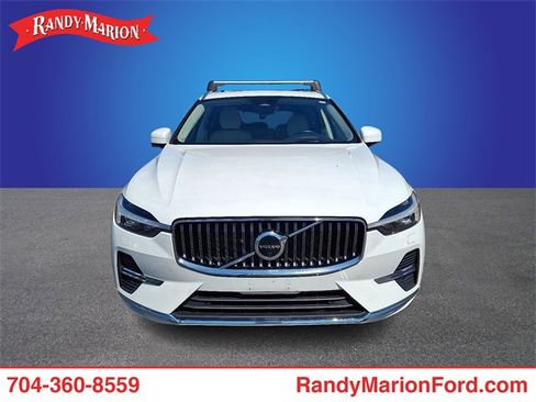 Used 2023 Volvo XC60 B6 Ultimate image 2