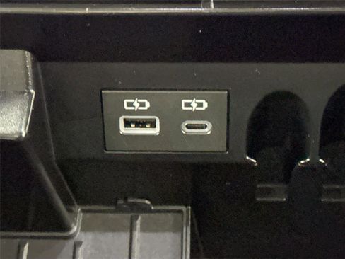 Used 2022 Toyota Tundra SR w/ SR Tow Package image 31