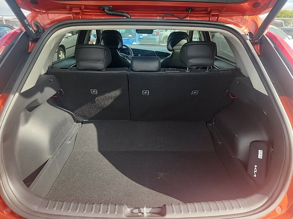 Certified 2023 Kia Niro Wave FWD image 18