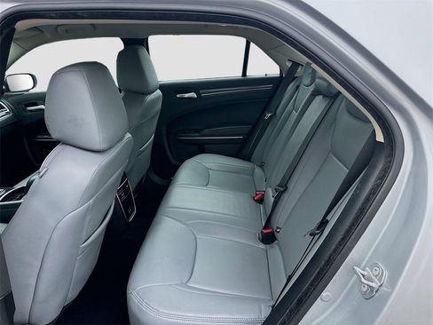 Used 2021 Chrysler 300 Touring w/ Sport Appearance Package image 24