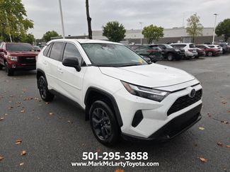 Used 2024 Toyota RAV4 LE FWD video 2