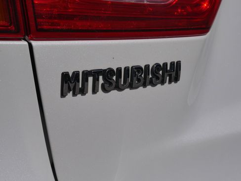 Used 2015 Mitsubishi Outlander Sport ES image 17