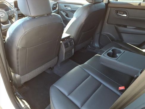 Used 2023 Nissan Rogue SV w/ SV Premium Package image 35