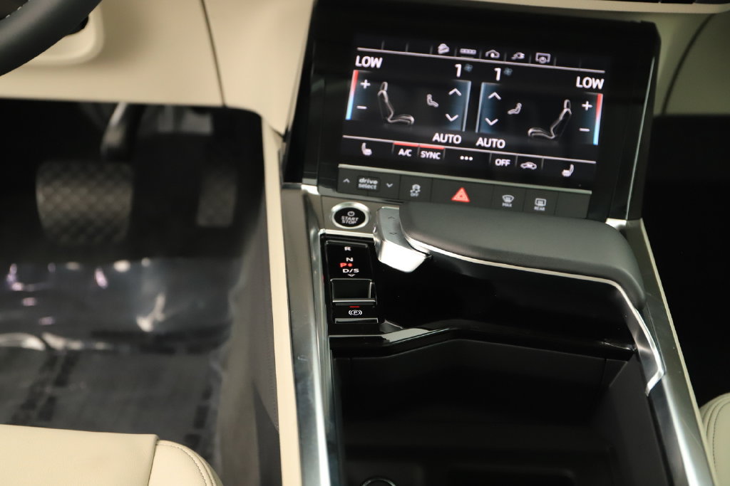 Certified 2024 Audi Q8 e-tron Premium AWD/4WD image 21
