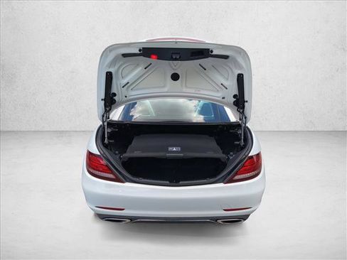 Used 2017 Mercedes-Benz SLC 300 image 7