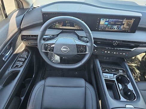 Used 2025 Nissan Murano SV image 26