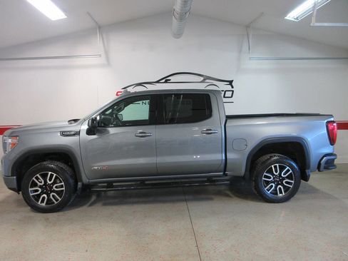 Used 2020 GMC Sierra 1500 AT4 w/ AT4 Premium Package image 2