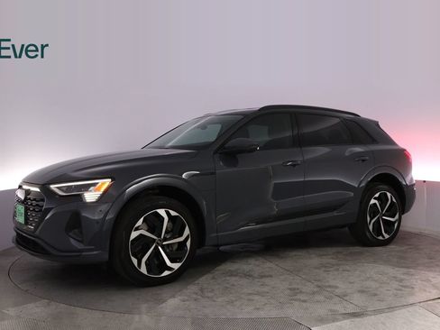Used 2024 Audi Q8 e-tron Prestige w/ Prestige Package AWD/4WD image 18