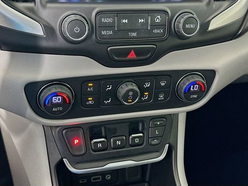 Used 2018 GMC Terrain SLE w/ Driver Convenience Package FWD image 15