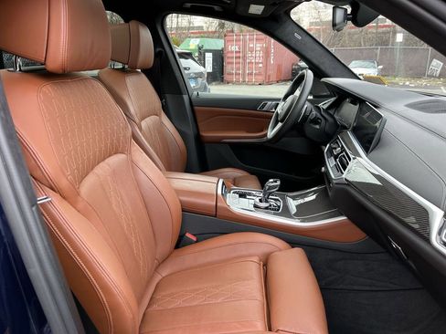 Used 2021 BMW X5 M50i w/ Executive Package image 26