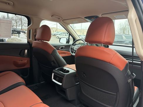 New 2026 Kia Carnival EX image 15