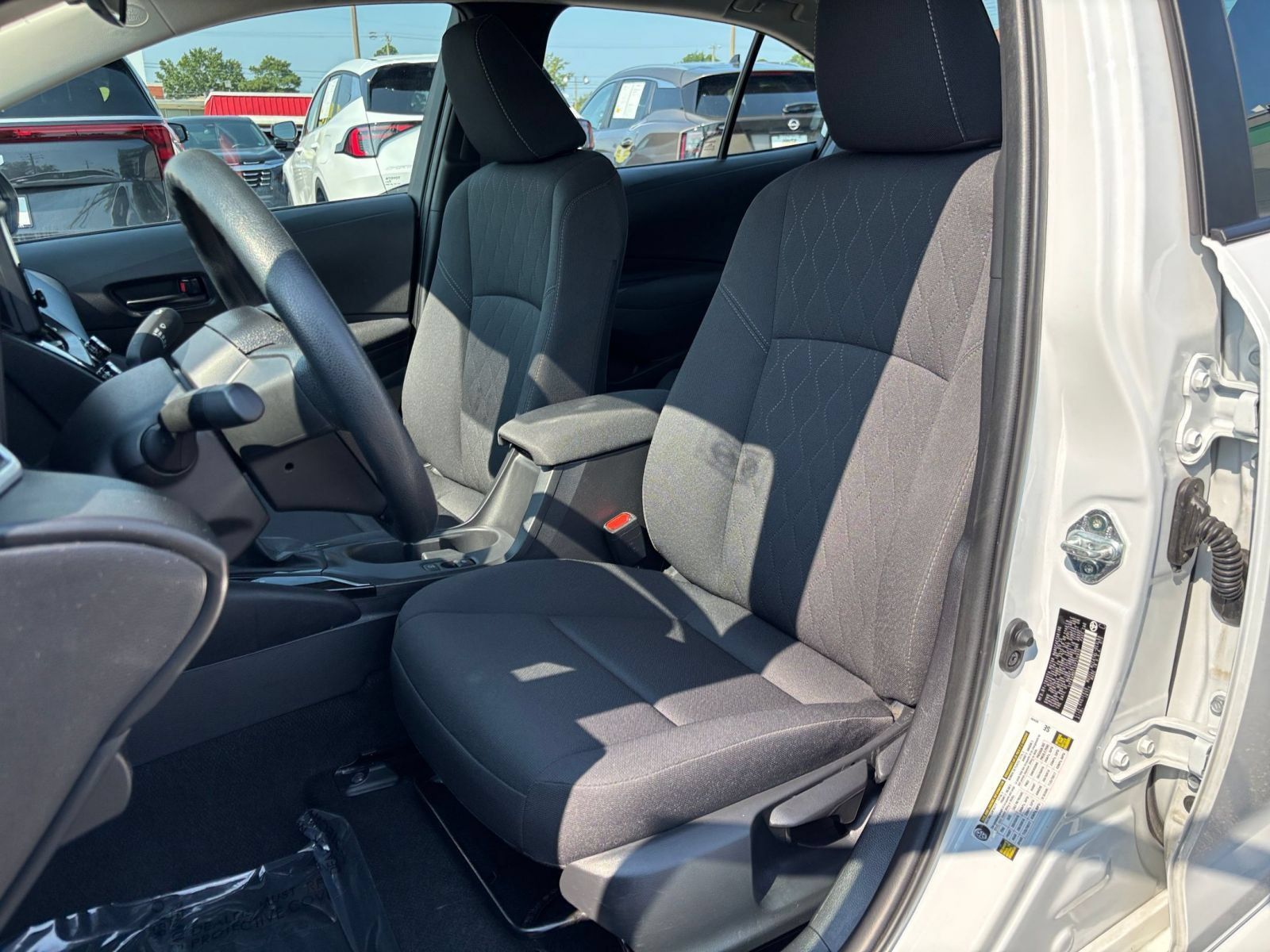 Used 2025 Toyota Corolla LE FWD image 33