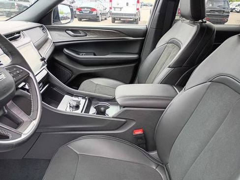 New 2026 Jeep Grand Cherokee Altitude AWD/4WD image 12