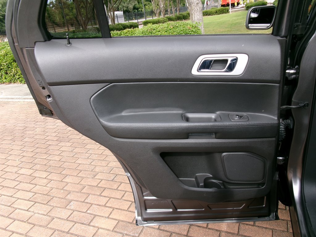 Used 2011 Ford Explorer XLT w/ 202A Rapid Spec Order Code FWD image 41