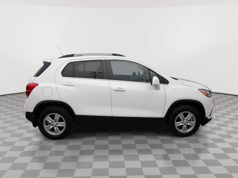 Used 2019 Chevrolet Trax LT w/ LT Convenience Package AWD/4WD image 4