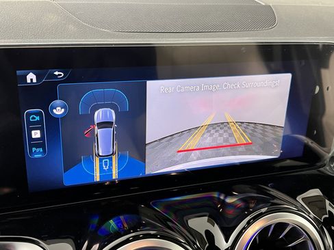 New 2025 Mercedes-Benz GLB 250 image 31