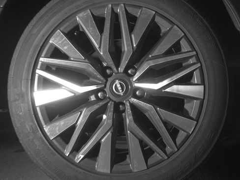 Used 2025 Nissan Altima 2.5 SV image 15