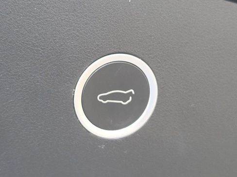 Used 2016 Tesla Model X P90D image 17