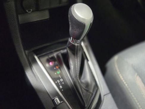 Used 2017 Toyota Corolla LE image 6