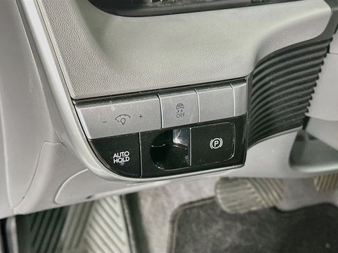 Used 2024 Hyundai Ioniq 5 SE RWD image 17