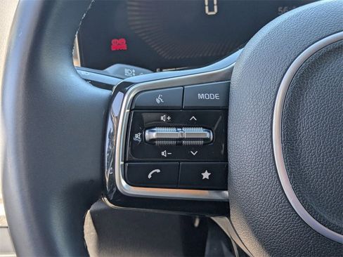 Used 2024 Kia Sorento S image 25