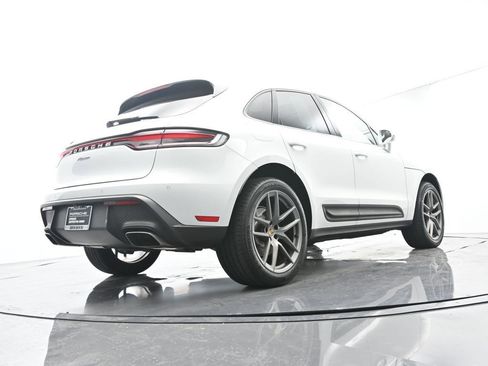 Certified 2025 Porsche Macan AWD/4WD image 52